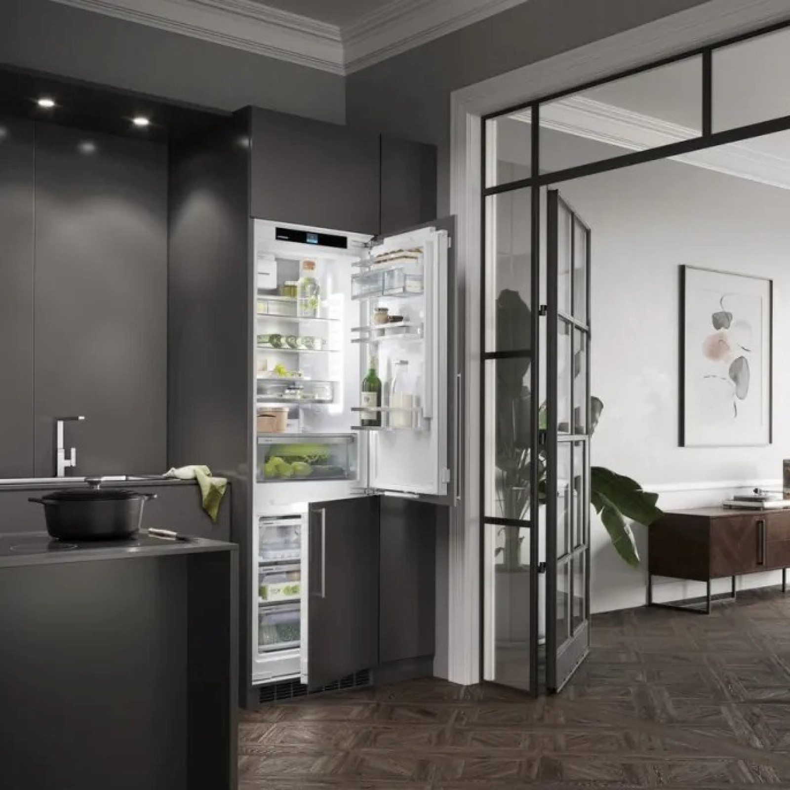 Combină frigorifică integrabilă cu EasyFresh şi NoFrost Liebherr